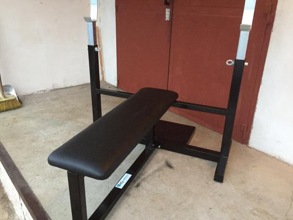 Bench press lavice (masivn konstrukce)