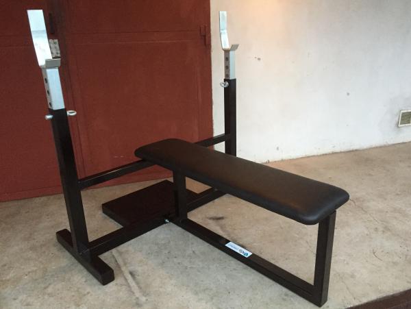 Bench press lavice (masivn konstrukce)