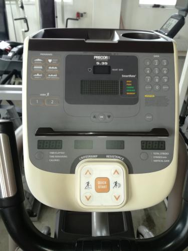 Eliptick trenaer PRECOR Crosstrainer EFX 5.35