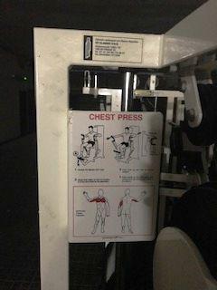 Posilovac stroj Chest Press Technogym ISOTONIC